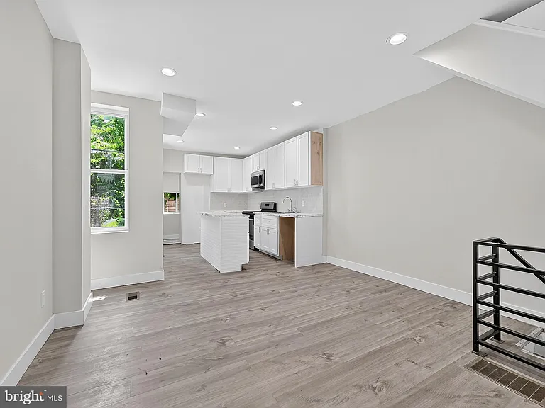3020 Euclid Ave — Photo 6