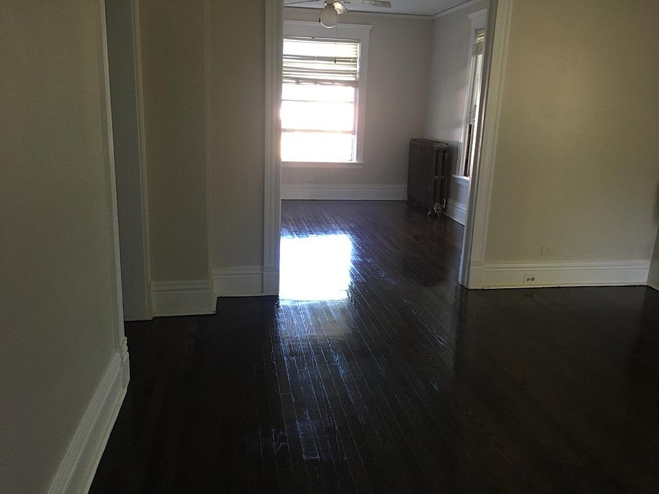 2nd image of 2233 Lake Ave APT 1