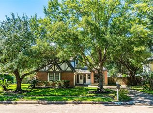 9911 Jockey Club Dr, Houston, TX 77065