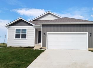 708 E Trail Ridge Pl, Indianola, IA 50125