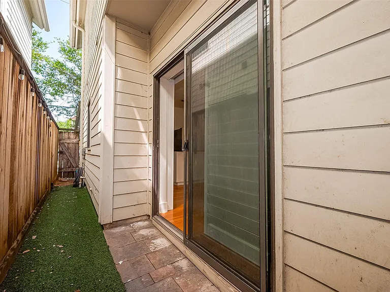 4331 Eigel St — Photo 14