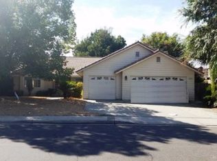 314 E Ramblewood Dr, Dinuba, CA