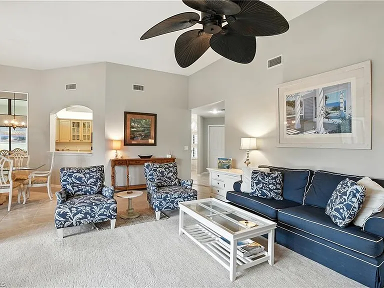 7032 Pelican Bay Blvd #E-304 — Photo 9