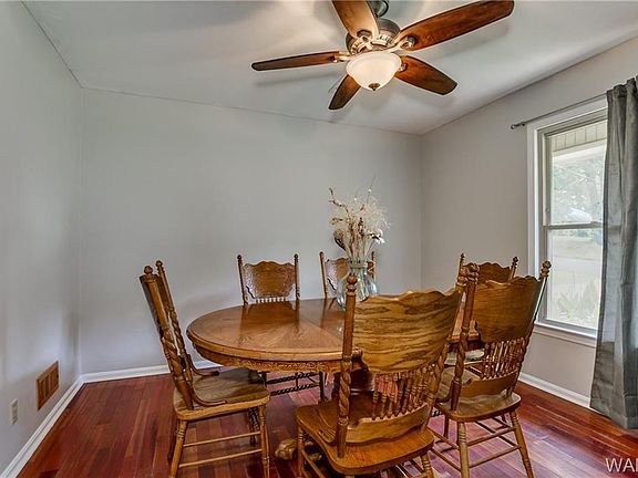 5th image of 2704 Juniper Ln