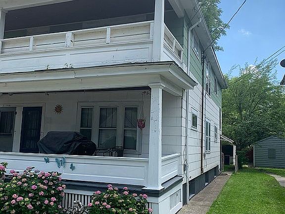 2nd image of 1881 Linwood Ave