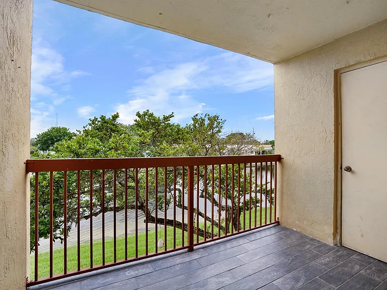 7640 Westwood Dr #411 — Photo 13