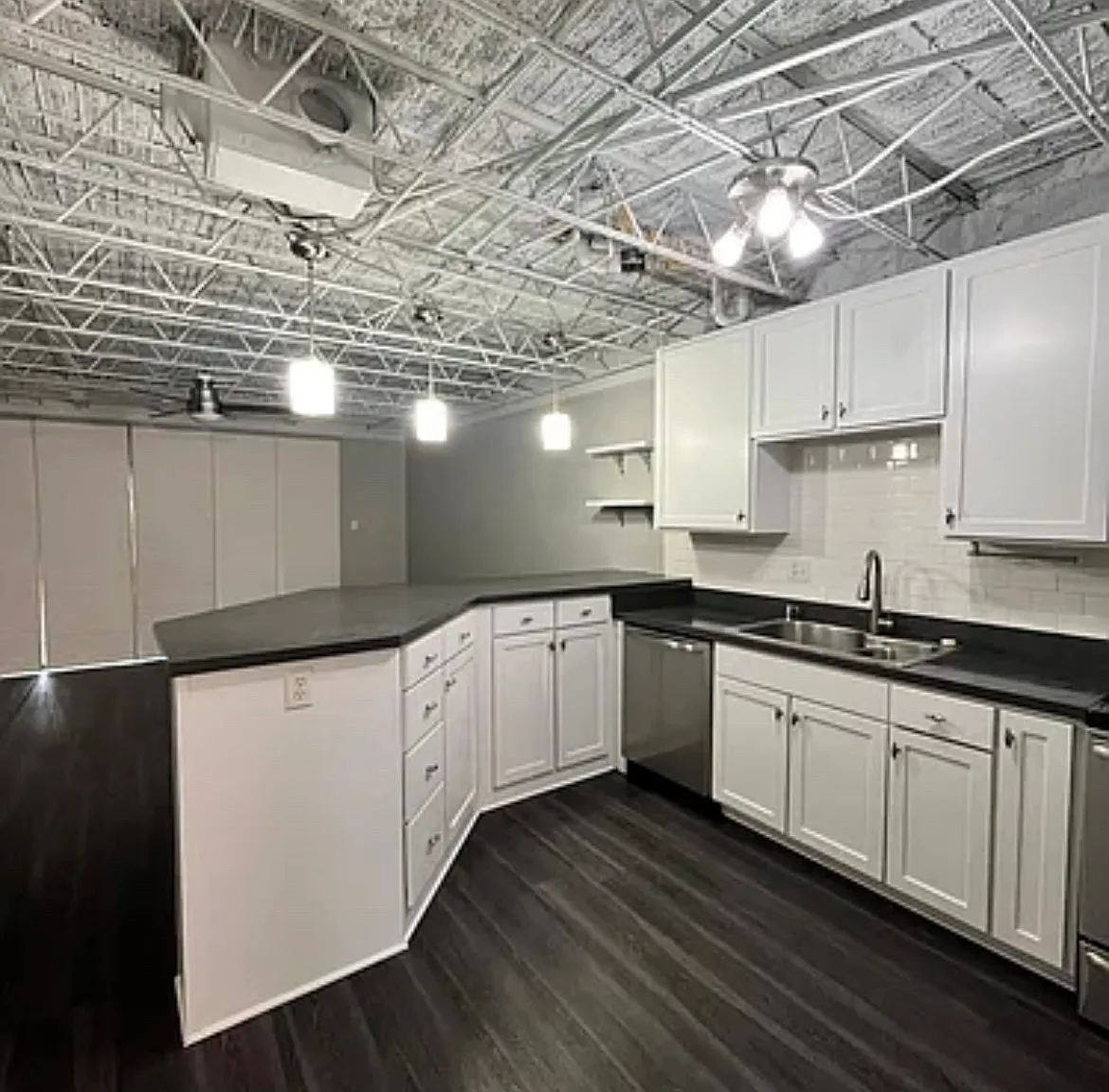 2 bed, 1100 sqft, $1,850 — Photo 1