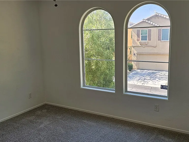 7451 Benlomond Ave — Photo 28