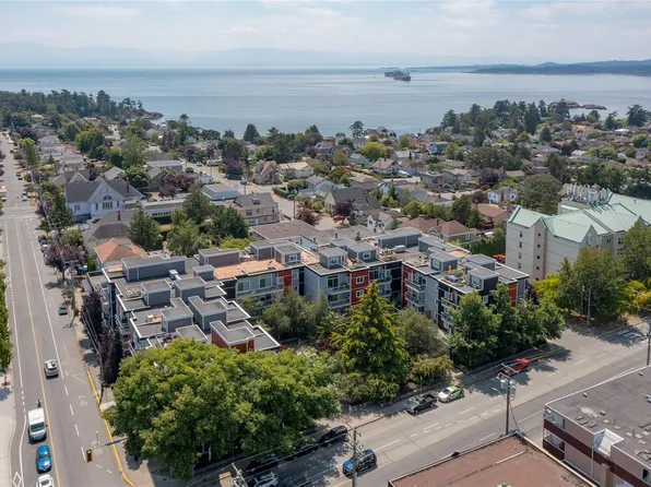 1315 Esquimalt Rd #320, Esquimalt, BC V9A 3P5