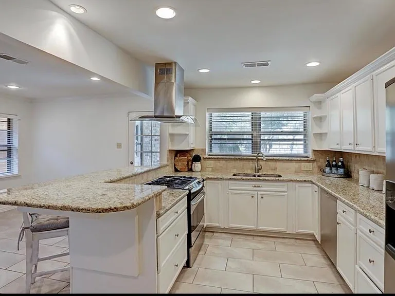 3708 Bellaire Blvd — Photo 5