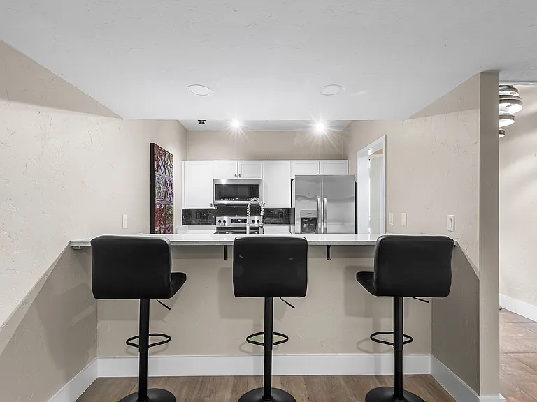 4187 Abbey Ct — Photo 3