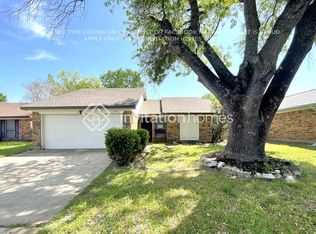 410 Revolution Ln, Arlington, TX 76002