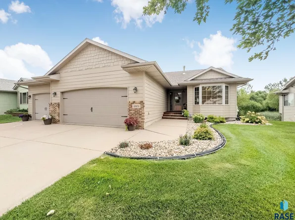 4904 S Grinnell Ave, Sioux Falls, SD 57106