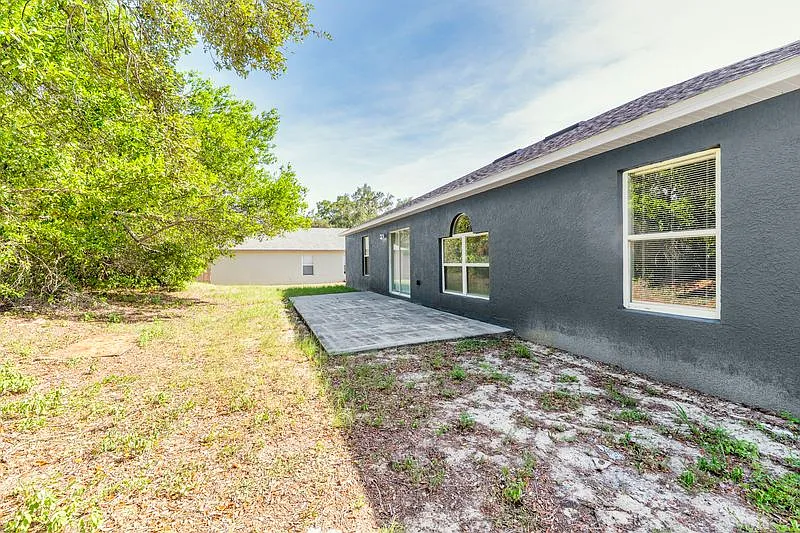 3 bed, 1950 sqft, $1,925 — Photo 2