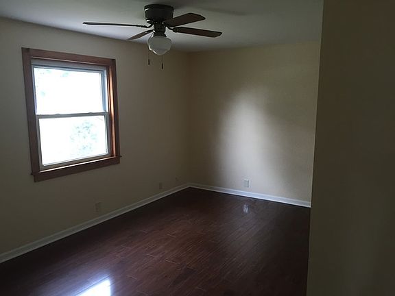 3rd image of 211 Caddy Ave