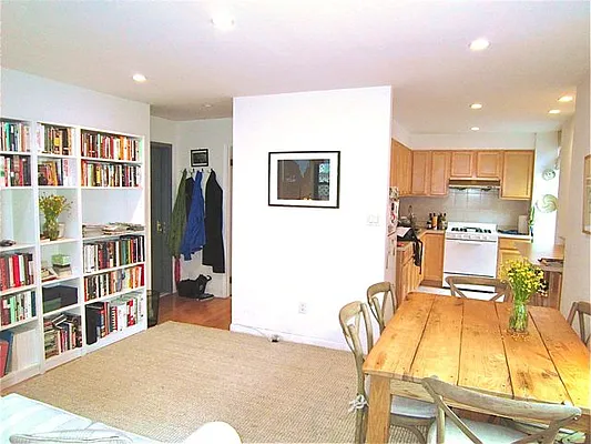 Rented by City Connections Realty | media 40