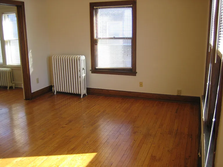 908 Grand Ave — Photo 9