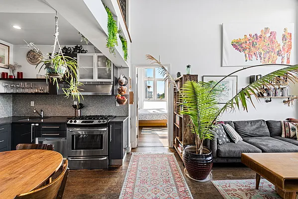 Rented by SERHANT. | media 21