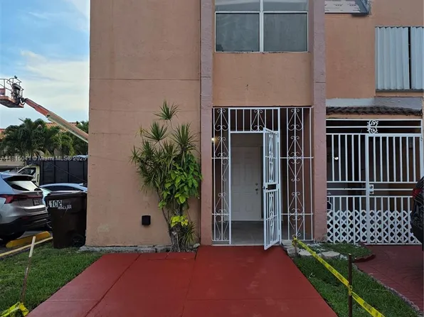 4102 W 10th Ln #28, Hialeah, FL 33012