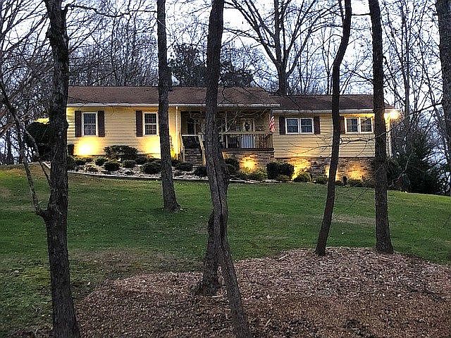 Beautiful Home Near Lake 