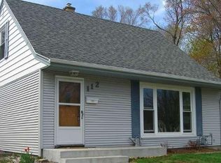 112 Hawthorn Dr, West Bend, WI 53095