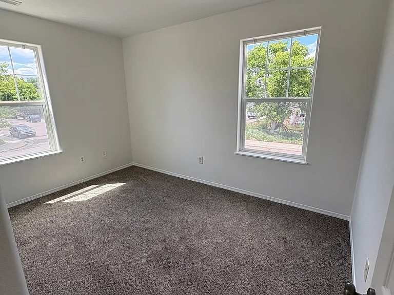 2029 W Kent Ave — Photo 16