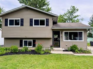 1214 Bryce Ave, Aurora, OH 44202