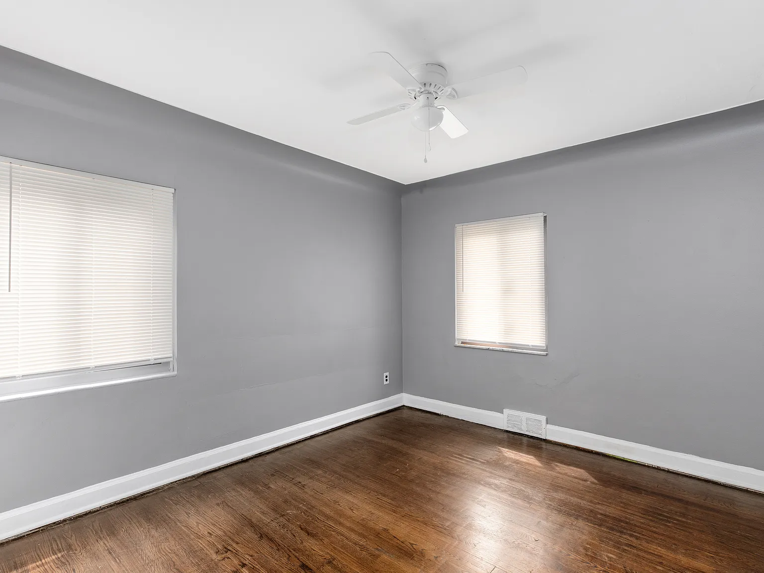 2 bed, 1.0 bath, 754 sqft, $1,000 — Photo 2