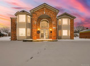 3950 Burton St, Inkster, MI 48141