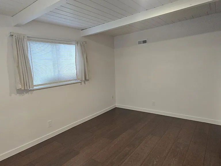 3220 S Clark St #3220 — Photo 6