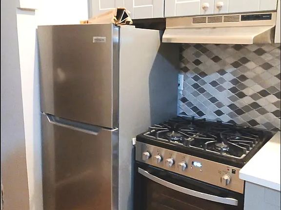 4th image of 125 Eastern Pkwy APT 1E