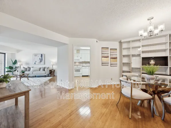 1600 N Oak St APT 525, Arlington, VA 22209