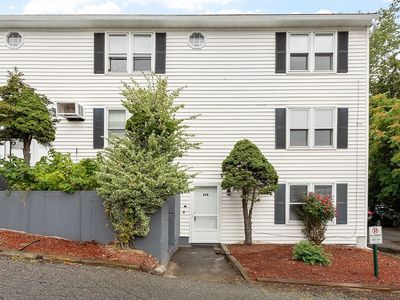21 Crescent St #D, Lawrence, MA, 01841