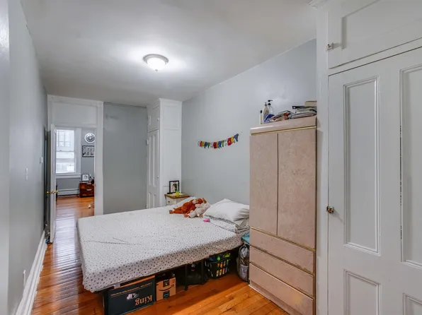 45 Carlton Avenue image 7 of 8