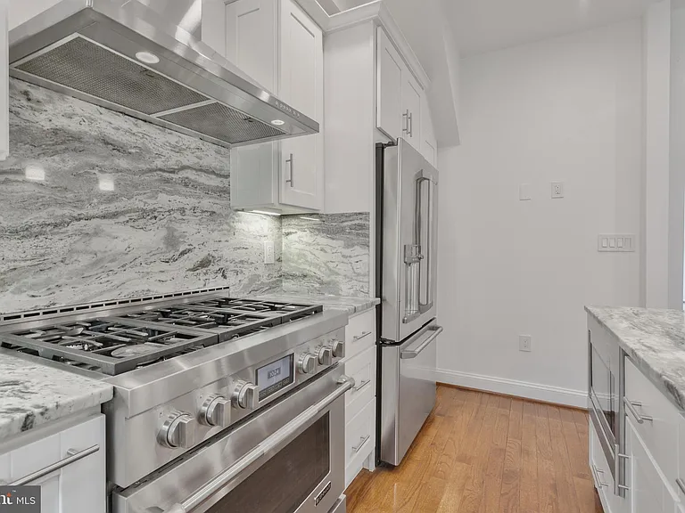 1339 Corcoran St NW — Photo 17