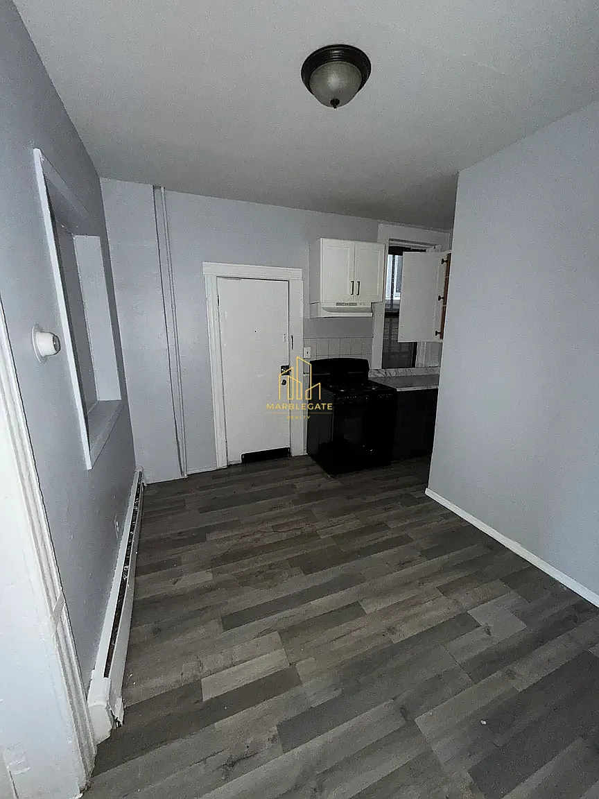 2 bed, 850 sqft, $1,895 — Photo 2