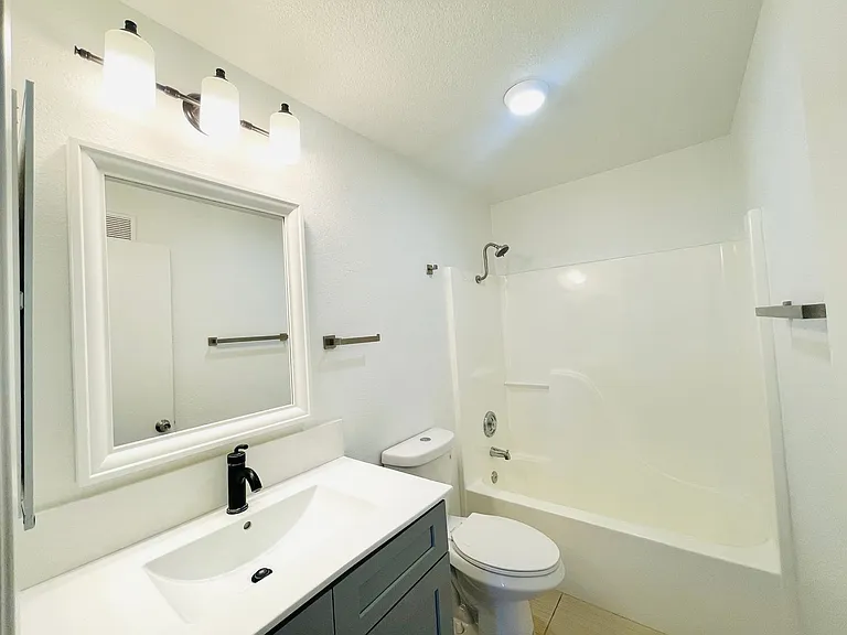 4210 52nd St #103 — Photo 20