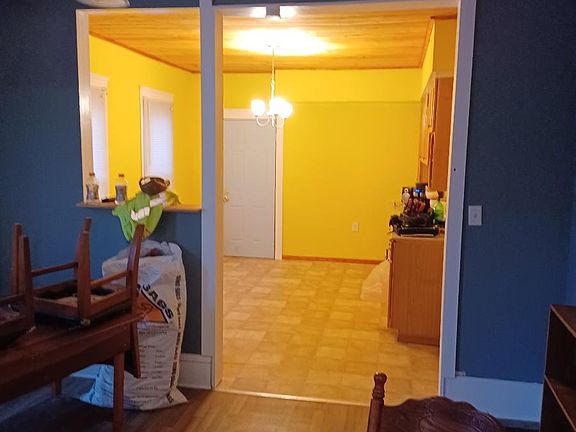 4th image of 6916 Hosmer Ave