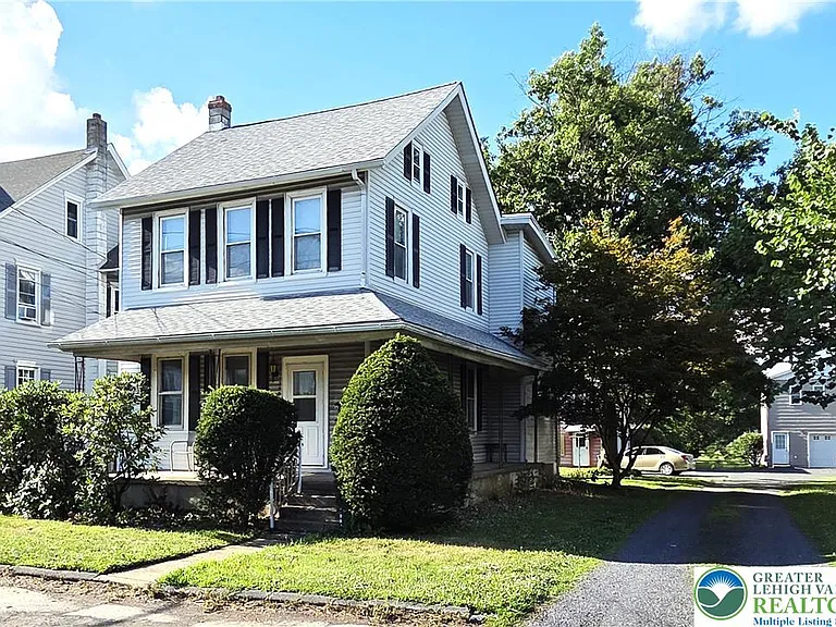 735 W Broad St — Photo 1