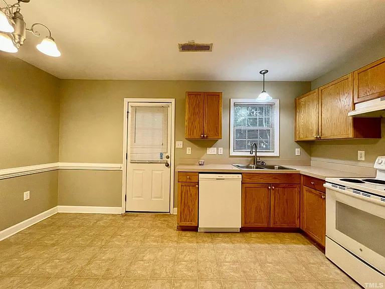 228 Bass Lake Rd — Photo 9