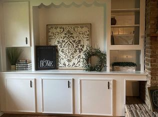 21 S Kaysie St, Angleton, TX 77515