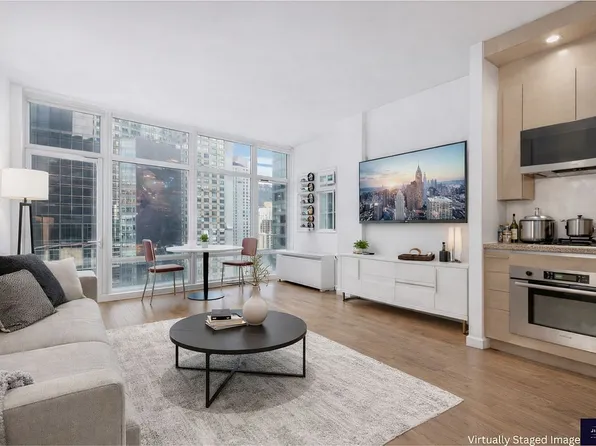 1600 Broadway APT 18D, New York, NY 10019