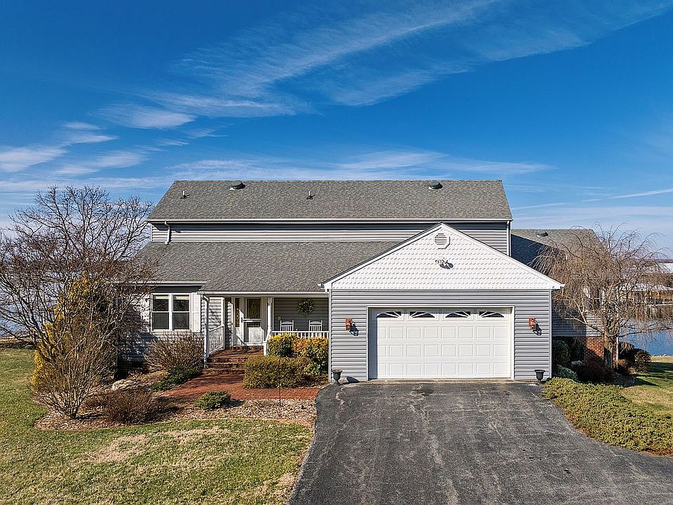 1st image of 220 Gross Point Cir
