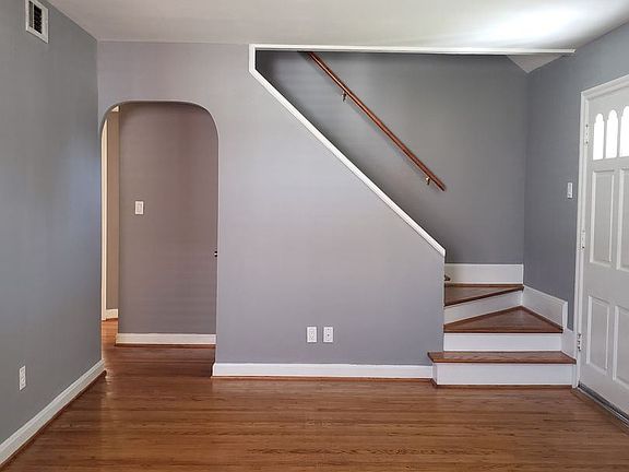 3rd image of 2919 Yorkshire Blvd