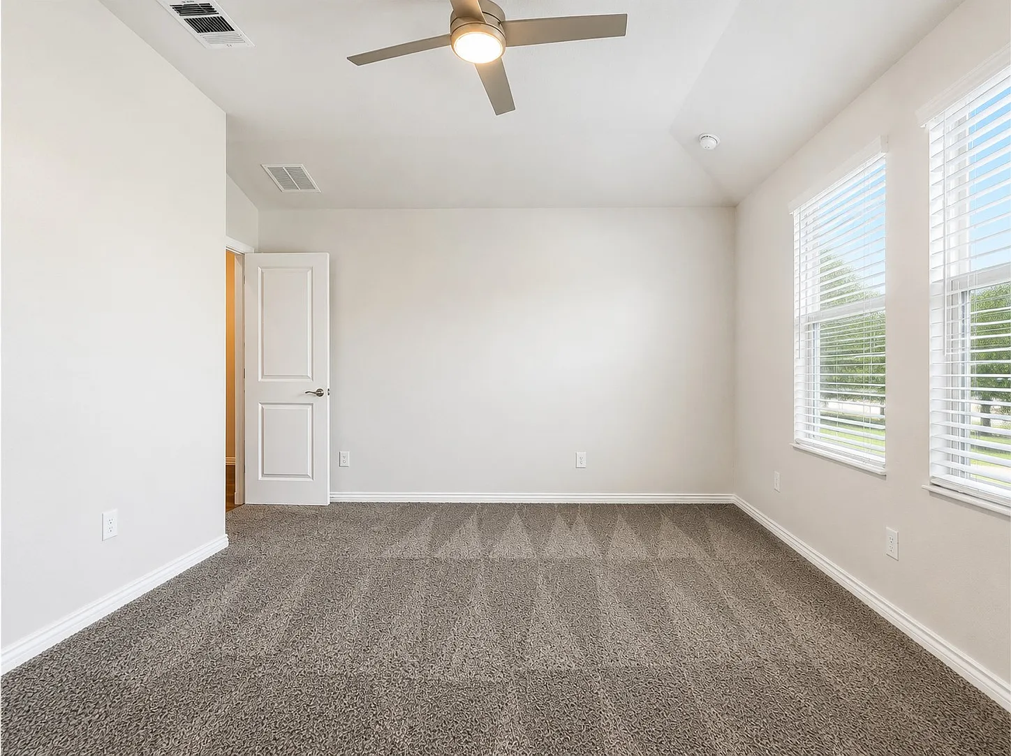 3 bed, 1658 sqft, $2,350 — Photo 4