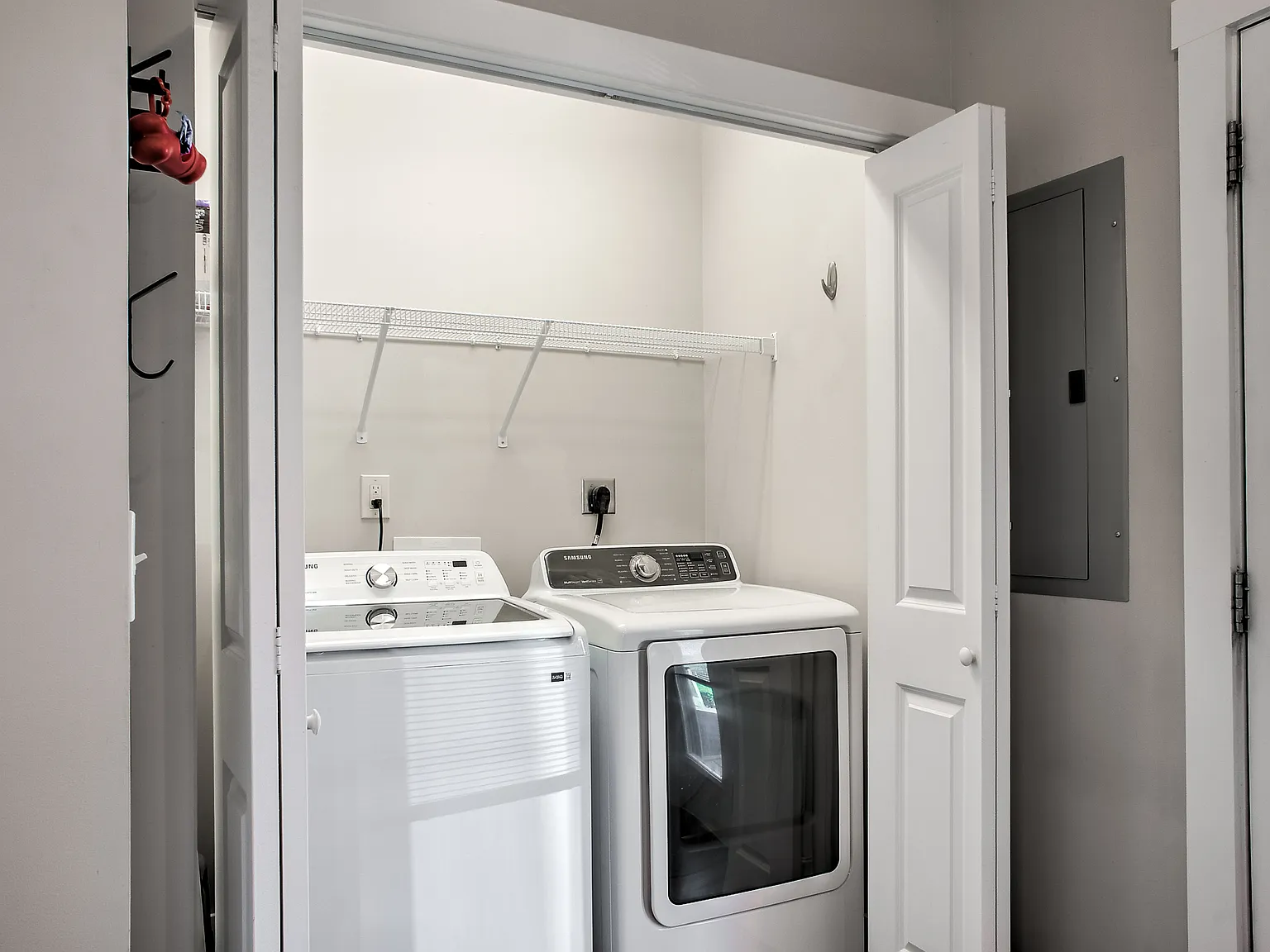 3 bed, 1594 sqft, $3,250 — Photo 2