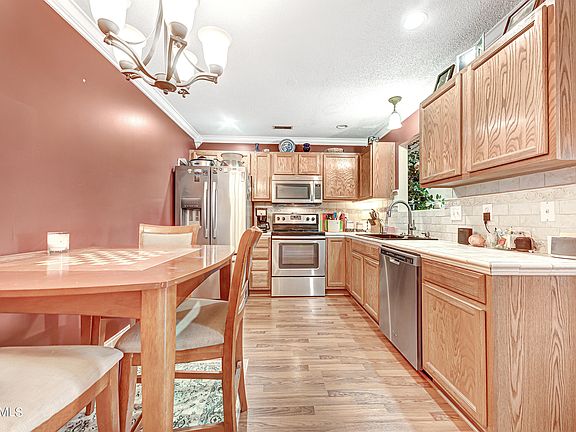 3rd image of 4720 Royal Prince Way