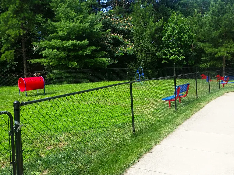 Manchester Lakes Apartment Homes — Photo 32