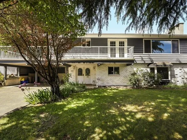 367 55a St, Delta, BC V4M 3L8