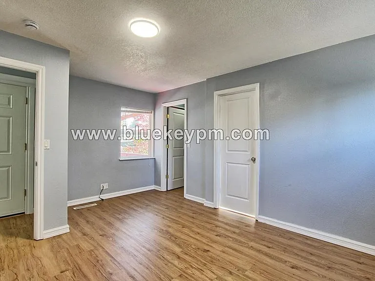 12220 SE Mill St — Photo 9